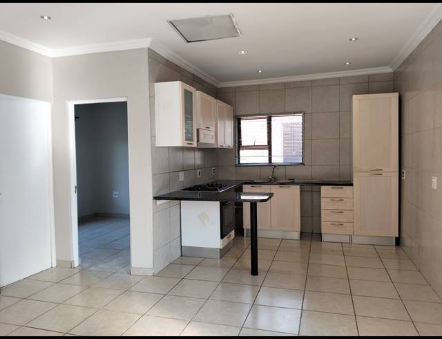 2 BEDROOM APARTMENT RENTED IN ALBERTSKROON
